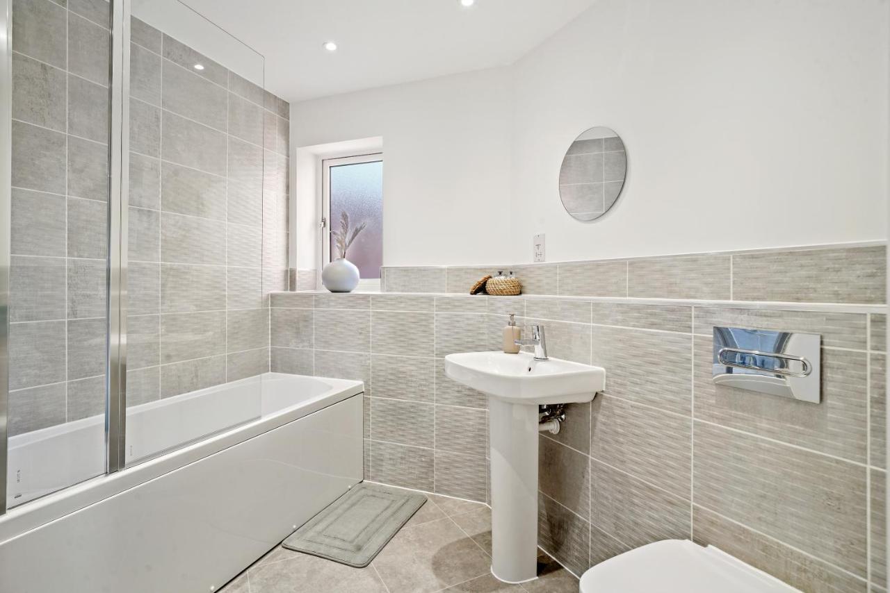 Luxury Apartment At Holt House Milton Keynes Ngoại thất bức ảnh