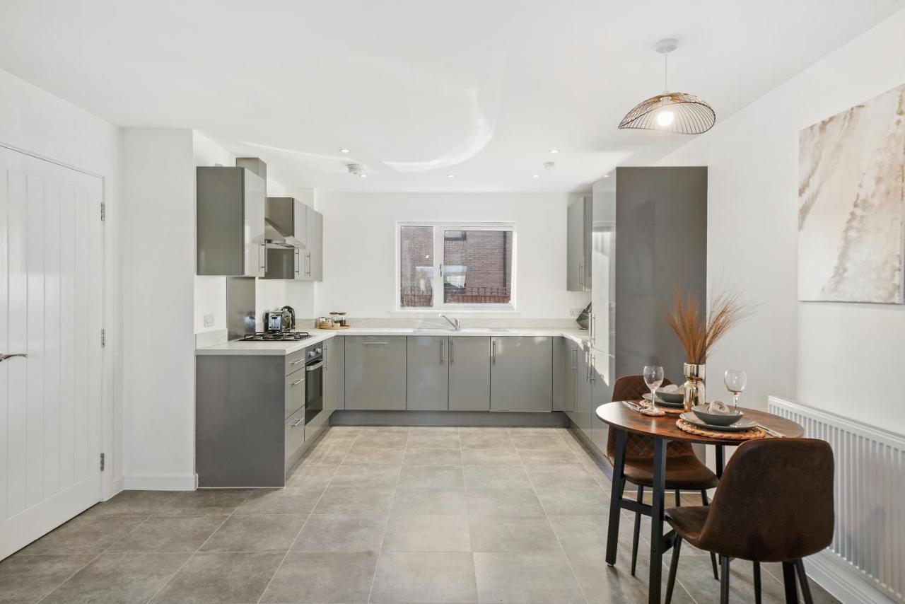 Luxury Apartment At Holt House Milton Keynes Ngoại thất bức ảnh