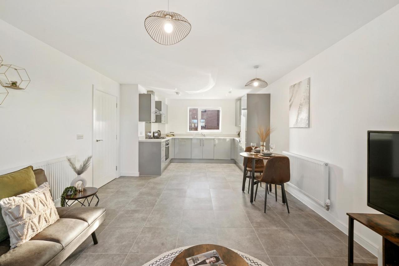 Luxury Apartment At Holt House Milton Keynes Ngoại thất bức ảnh